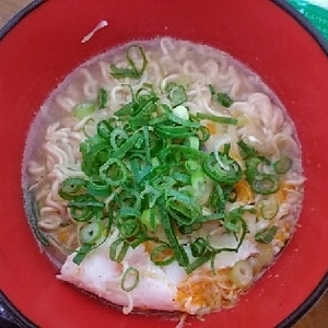 山菜卵とじ乗せ❤インスタントラーメン♪（わかめ他）